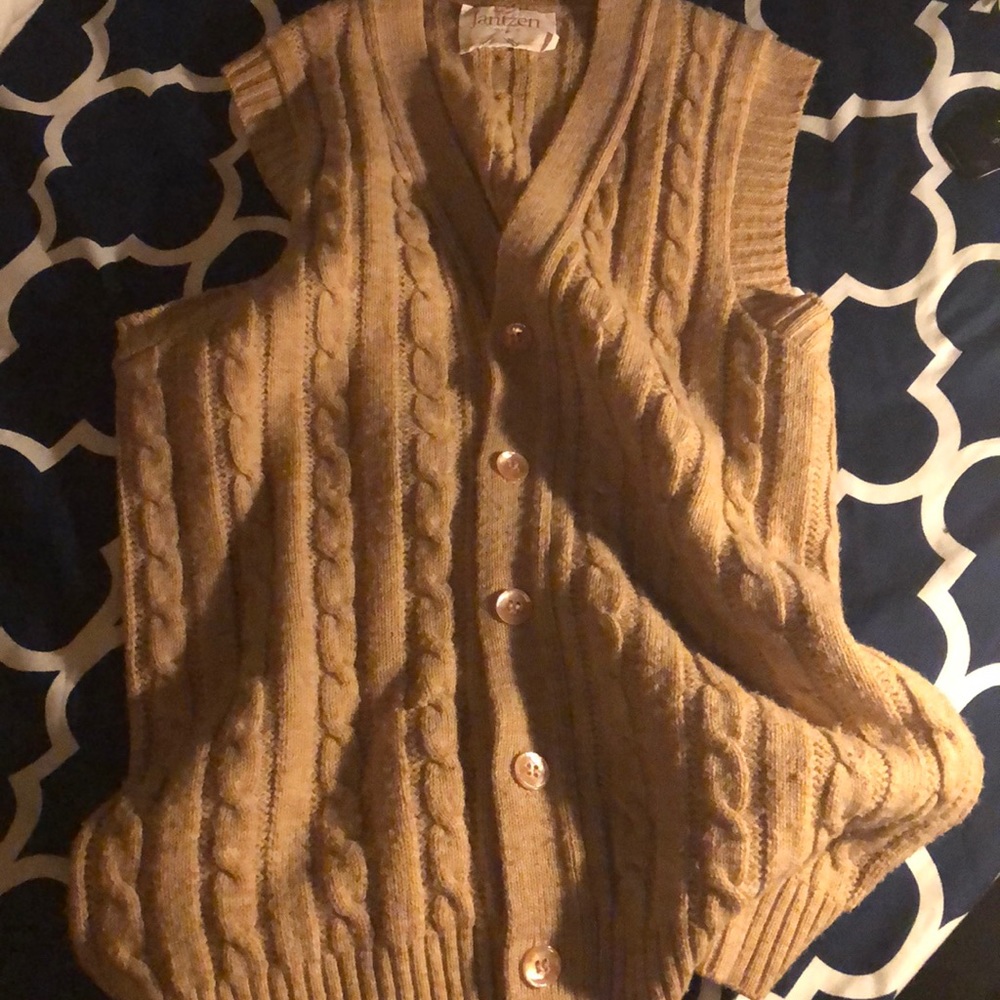 Sweater vest